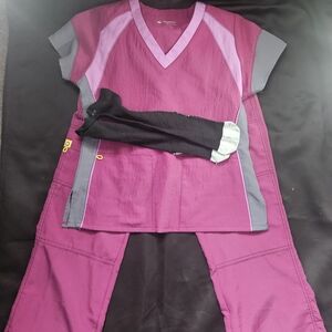 4 Stretch Scrub Set With Free Compression Socks